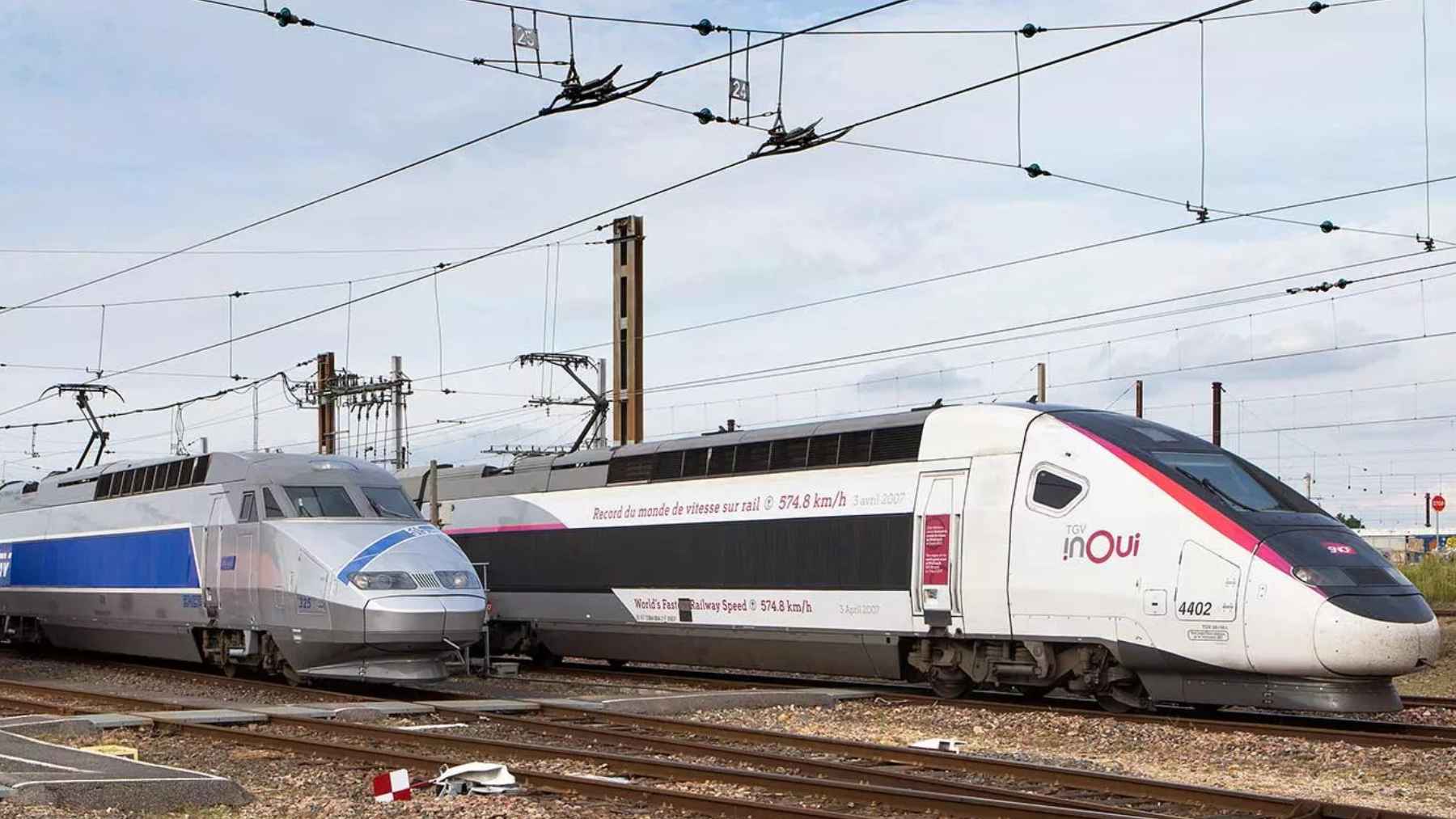 China CR450 high speed bullet train at station showcasing advanced rail technology and aerodynamic design