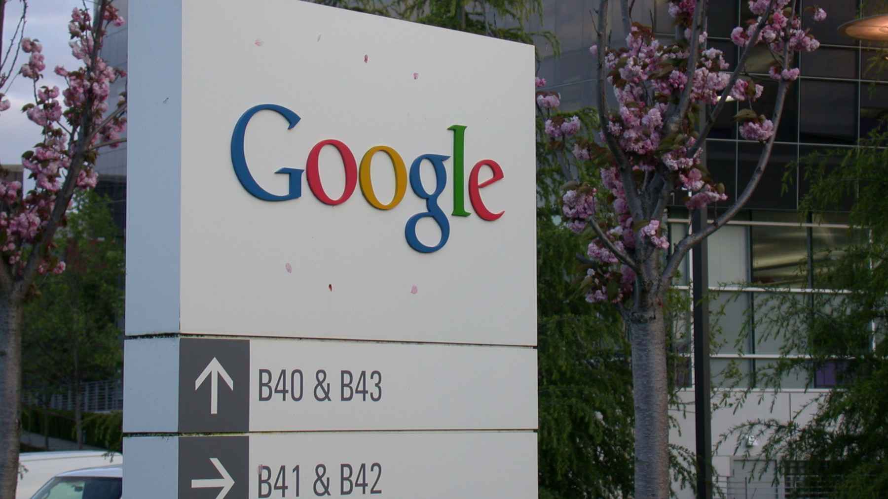 Google data center infrastructure as the company signs demand response deals to reduce power use during peak electricity demand