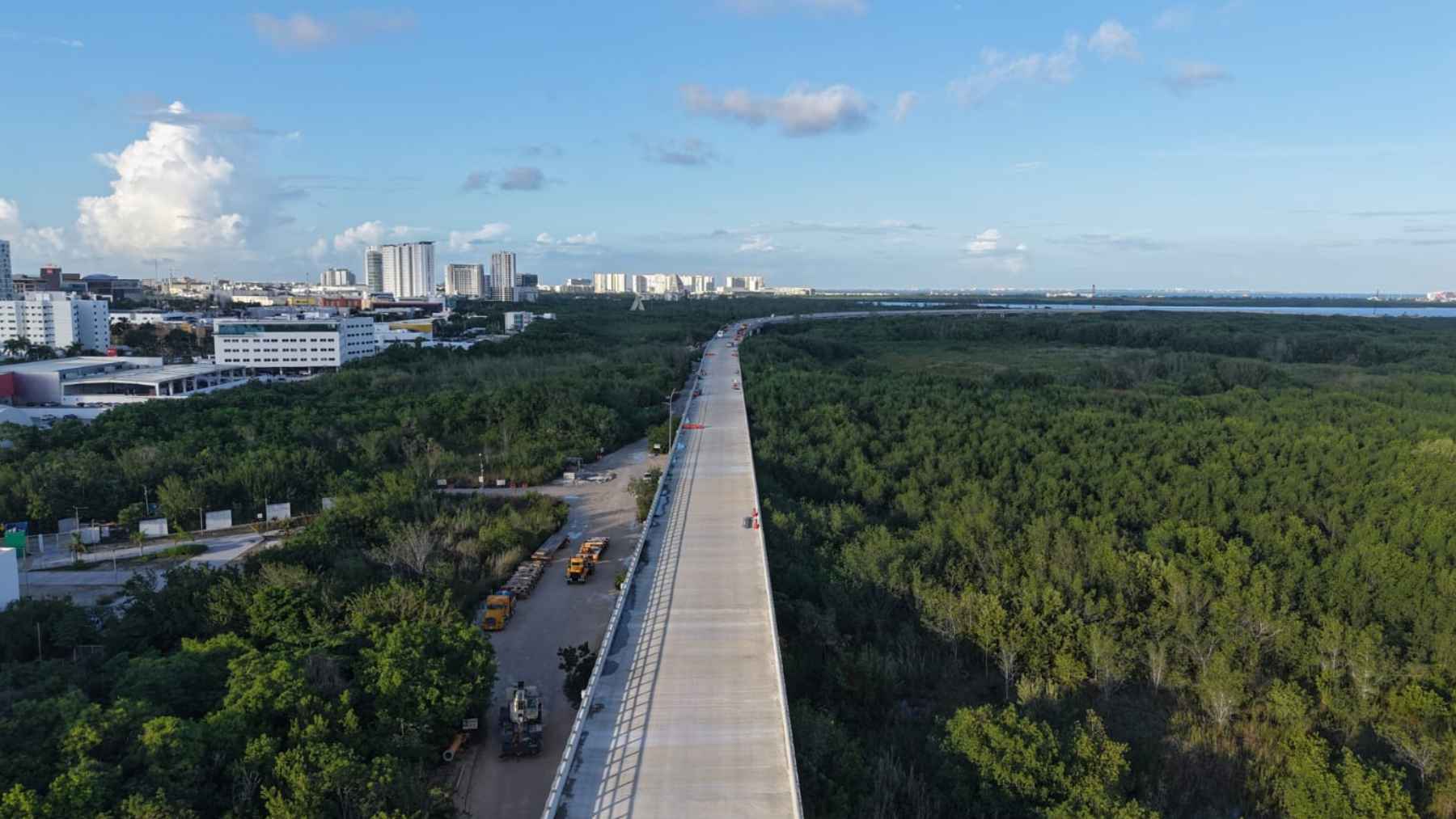 Aerial view of the Nichupté bridge under construction over Cancun’s lagoon connecting the city to the Hotel Zone
