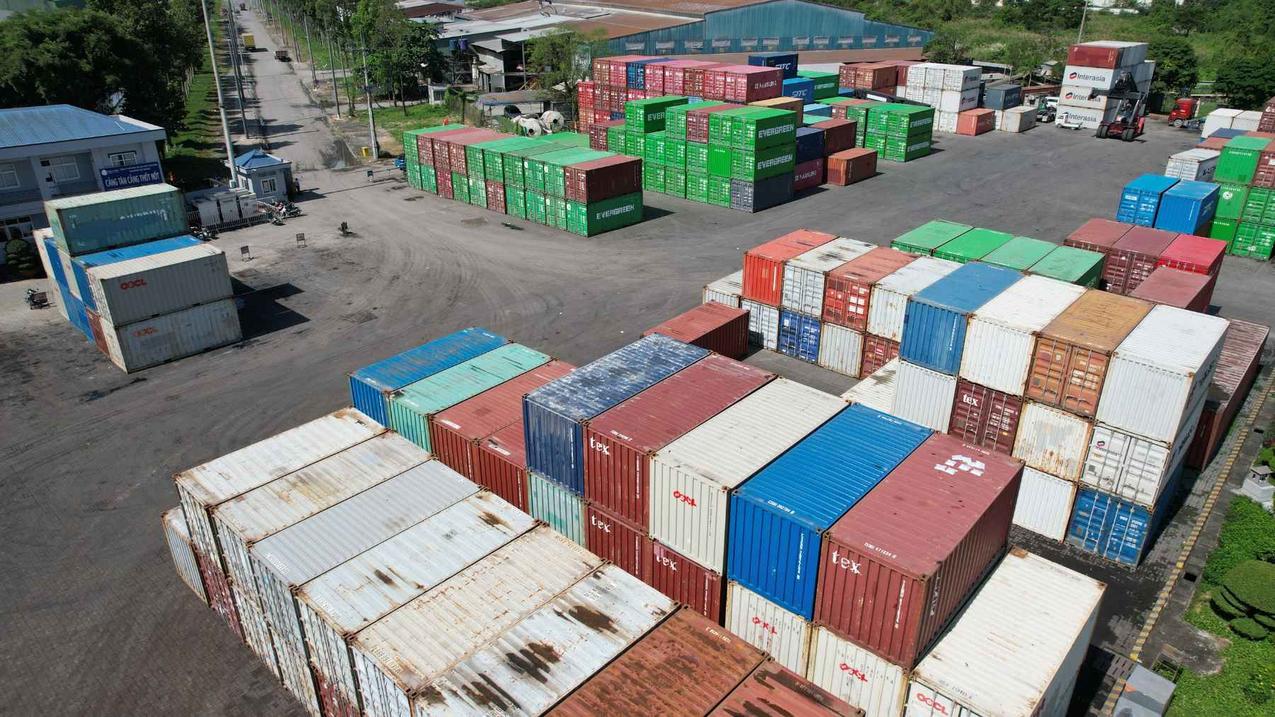 U.S. producer prices jump in February as services and logistics costs rise, fueling fears inflation is not under control