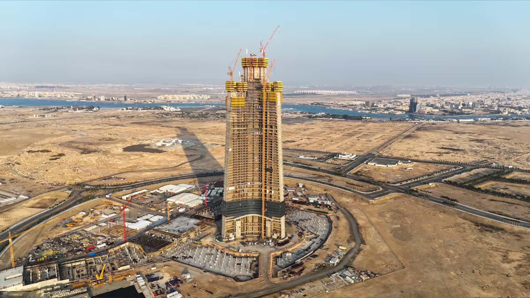 Arabia Saudí estudia una torre de 2 kilómetros en Riad, pero el proyecto sigue lejos de convertirse en obra real