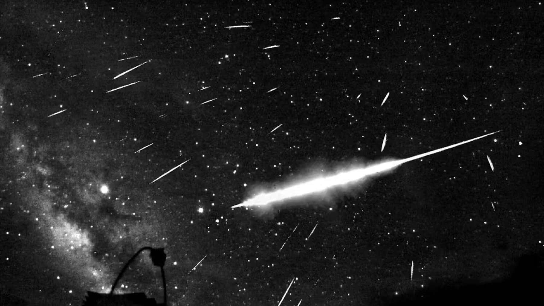 Un asteroide ha estallado y ha provocado una lluvia de meteoritos que alcanzará a la Tierra