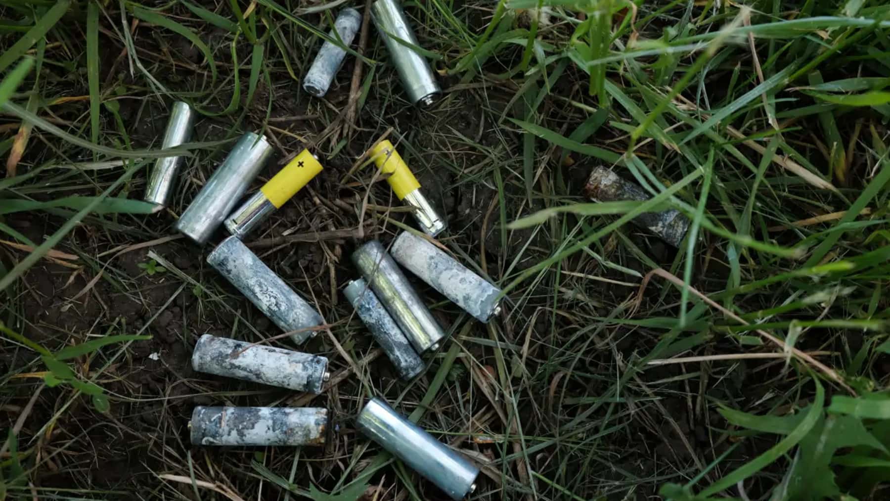 Investigadores de Viena reciclan baterías agotadas y papel de aluminio en un nanocatalizador que convierte el CO₂ del aire en metano